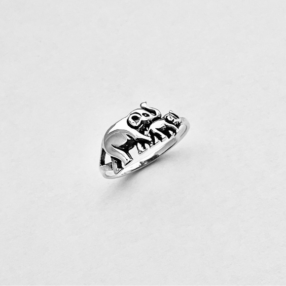 Sterling Silver Baby and Mama Elephant Ring, Animal Ring, Silver Rings - Picture 4 of 12